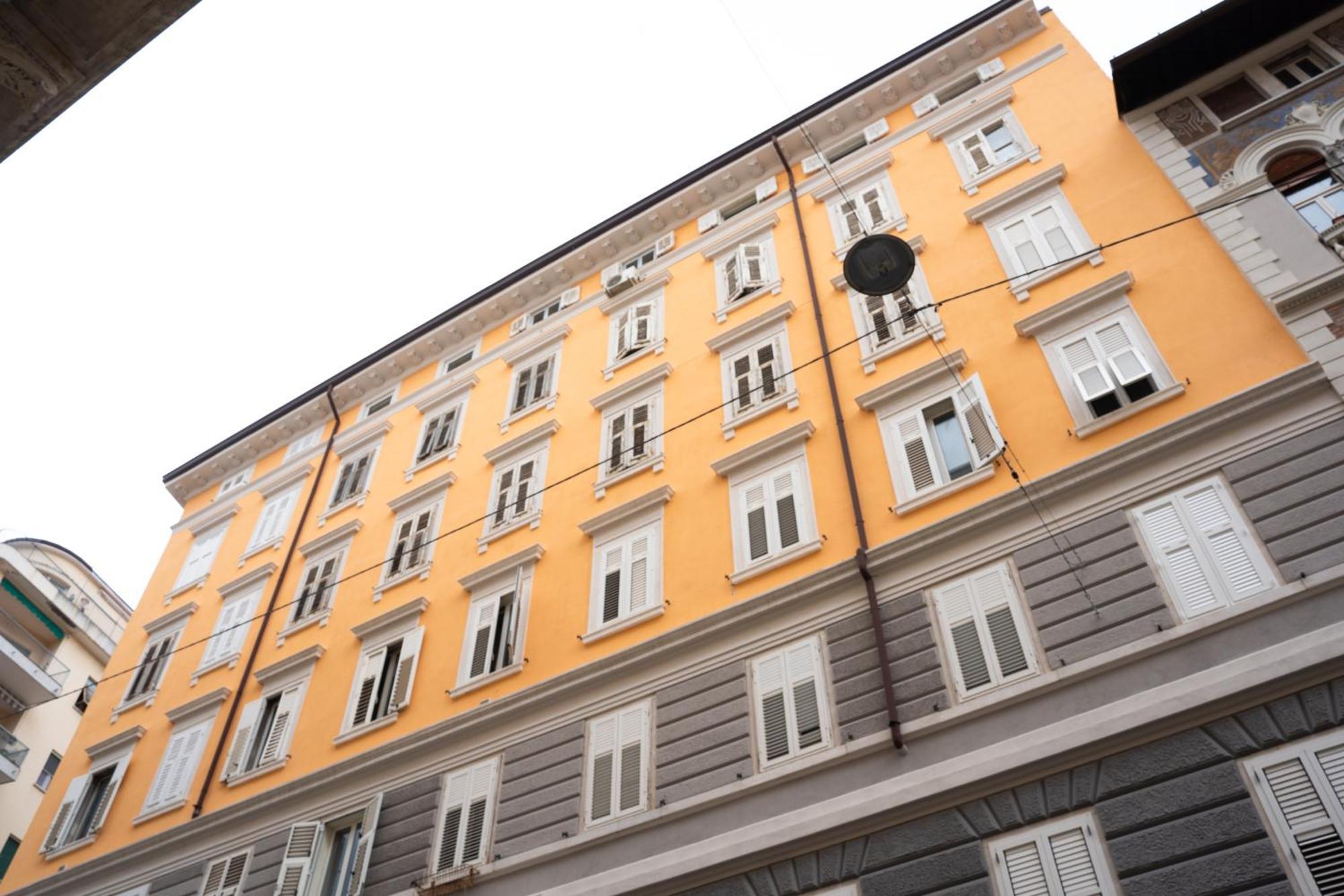 Enjoy Trieste In The City Center Exterior photo